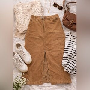🏴󠁧󠁢󠁥󠁮󠁧󠁿 Warehouse of London CORDUROY SKIRT with front slit. Vintage 1999 Size 6